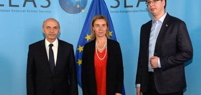 Blic: Pale teške riječi između Vučića i Tačija Blic: Pale teške riječi između Vučića i Tačija