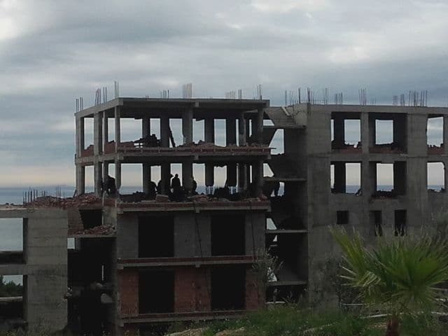 Ulcinj: Prilikom rušenja višespratnice poginula jedna osoba Ulcinj: Prilikom rušenja višespratnice poginula jedna osoba