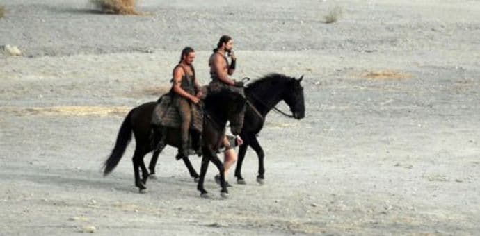 Fotke sa snimanja otkrivaju: Kal Drogo se vraća u "Igru prijestola"? Fotke sa snimanja otkrivaju: Kal Drogo se vraća u "Igru prijestola"?