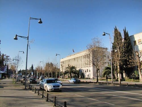 Uspostavljen saobraćaj na glavnom podgoričkom bulevaru Uspostavljen saobraćaj na glavnom podgoričkom bulevaru