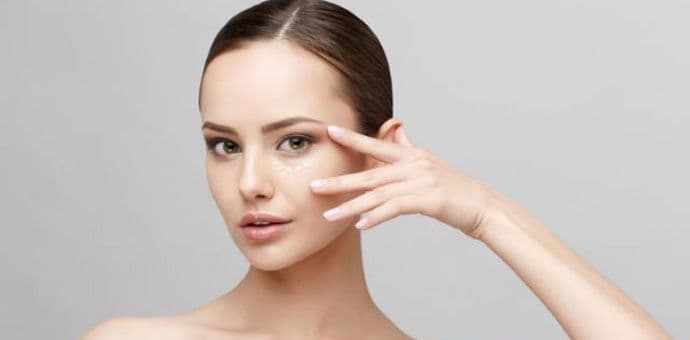 Ovo stalno stavljate na lice: Ali nikako to ne smijete da radite Ovo stalno stavljate na lice: Ali nikako to ne smijete da radite