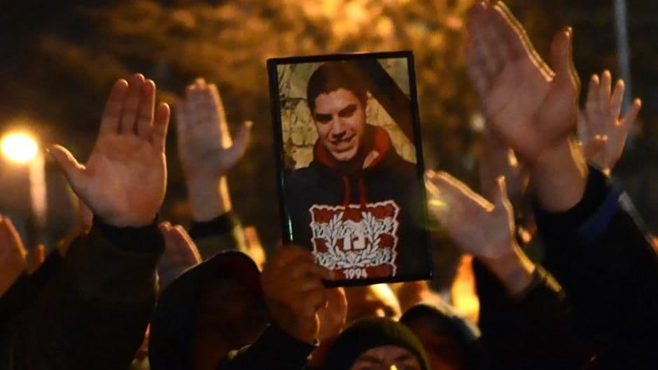 Turčinu 25 godina zatvora za ubistvo navijača Crvene zvezde Turčinu 25 godina zatvora za ubistvo navijača Crvene zvezde