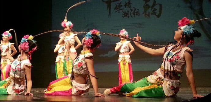 Studentska umjetnička grupa iz Kine posjetila UCG Studentska umjetnička grupa iz Kine posjetila UCG