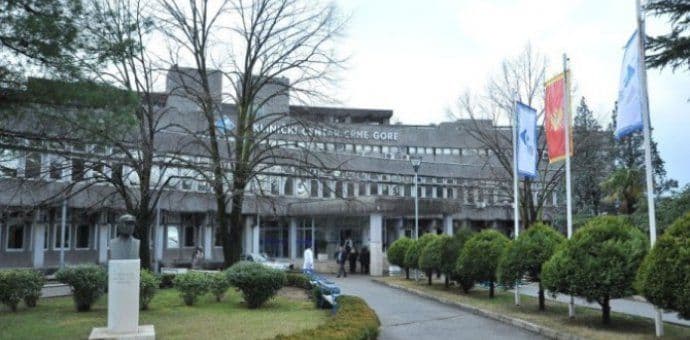 Traže još parking mjesta kod Kliničkog centra Traže još parking mjesta kod Kliničkog centra