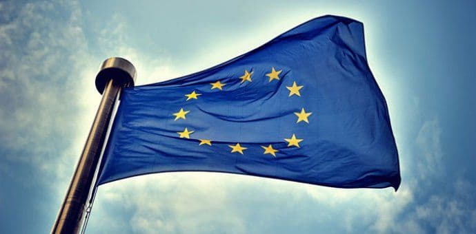 Dvije trećine ispitanika smatra da se imigrantska kriza treba rješavati u EU  Dvije trećine ispitanika smatra da se imigrantska kriza treba rješavati u EU