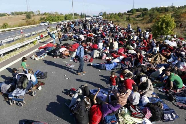 GRČKA: Uklonili stotine migranata iz neutralne zone GRČKA: Uklonili stotine migranata iz neutralne zone