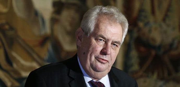 Zeman: Merkelova je lažni humanista Zeman: Merkelova je lažni humanista