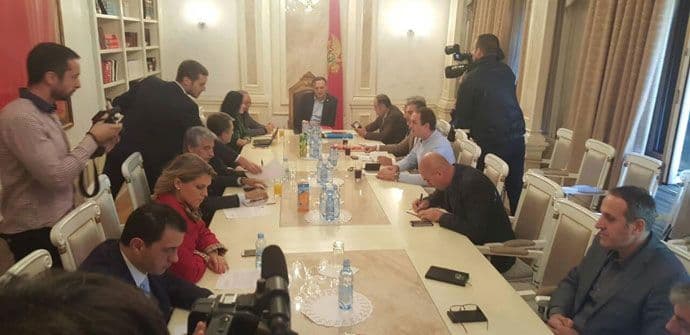 Kolegijum Skupštine: Privesti sve koji su započeli incidente na protestu Kolegijum Skupštine: Privesti sve koji su započeli incidente na protestu