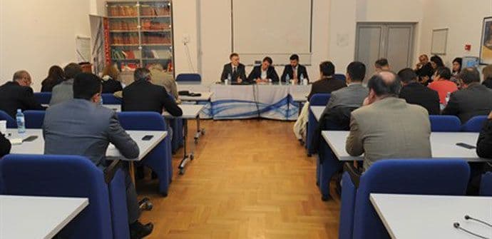 Politički dijalog vratiti u institucije Politički dijalog vratiti u institucije