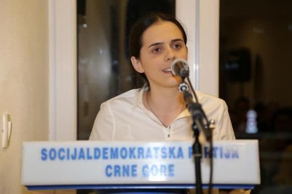 Elma Adrović predsjednica Foruma mladih SDP Nikšić Elma Adrović predsjednica Foruma mladih SDP Nikšić