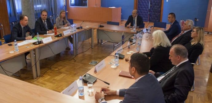 Nimanbegu i Gegaj se sastali sa delegacijom Skupštine  Kosova Nimanbegu i Gegaj se sastali sa delegacijom Skupštine  Kosova