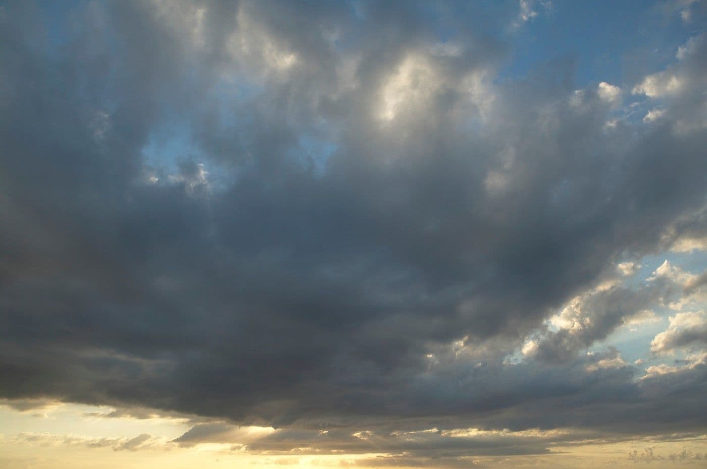Sunčano i suvo, sjutra ponegdje kratkotrajno kiša Sunčano i suvo, sjutra ponegdje kratkotrajno kiša