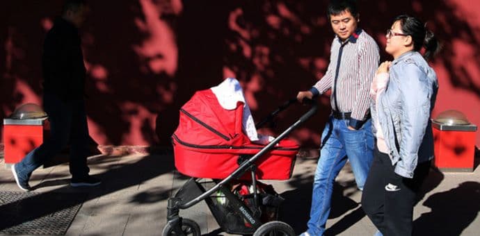 Kina odustaje od "politike jednog djeteta", parovi sada mogu imati po dvoje Kina odustaje od "politike jednog djeteta", parovi sada mogu imati po dvoje