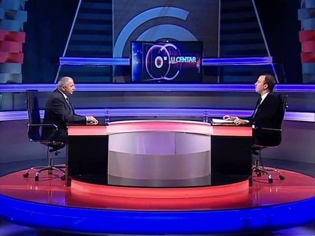 LAZOVIĆ: "Skreću pažnju pričom o policiji" LAZOVIĆ: "Skreću pažnju pričom o policiji"