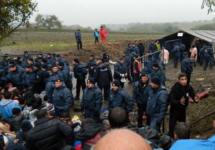 EK PORUČILA: "Balkanci, gradite prihvatne centre" EK PORUČILA: "Balkanci, gradite prihvatne centre"