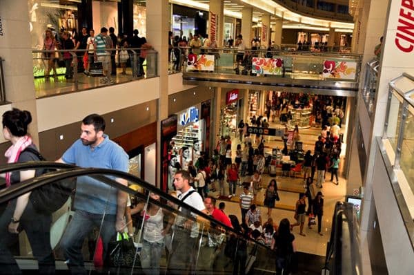 Sjutra Sajam antikviteta u šoping molu Delta City Sjutra Sajam antikviteta u šoping molu Delta City