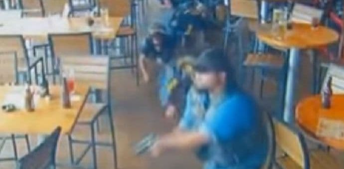 VIDEO: Policija objavila snimak obračuna bajkerskih bandi u kojem je poginulo devet ljudi VIDEO: Policija objavila snimak obračuna bajkerskih bandi u kojem je poginulo devet ljudi