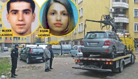 Izrešetan džip sa 30 metaka, povrijeđen saradnik "Pink pantera" Izrešetan džip sa 30 metaka, povrijeđen saradnik "Pink pantera"