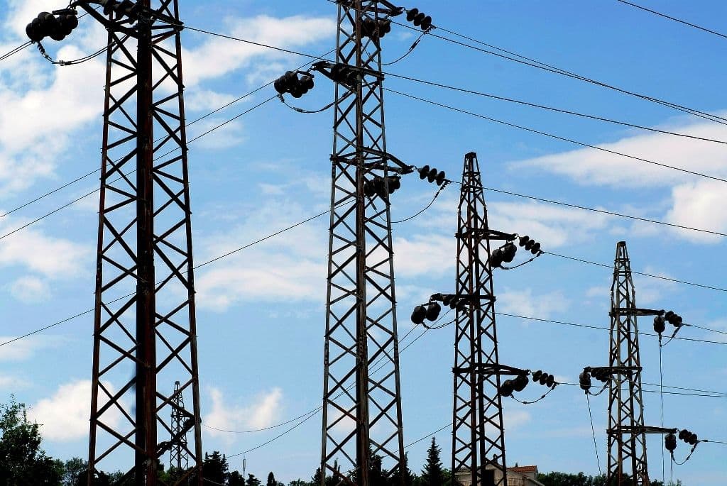 EPCG: Potrošači u više opštine nekoliko sati bez struje EPCG: Potrošači u više opštine nekoliko sati bez struje