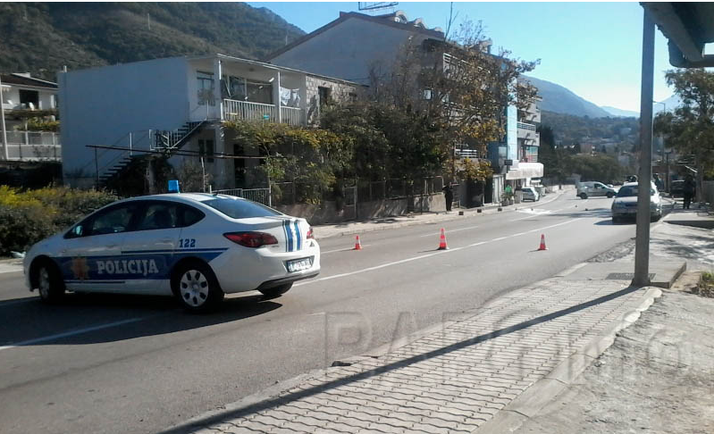 SUTOMORE: Preticao pa udario pješaka SUTOMORE: Preticao pa udario pješaka