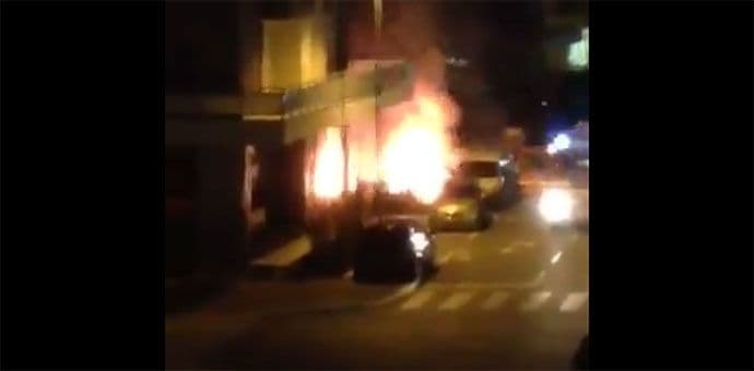 VIDEO: Zapaljen džip u City kvartu, pretpostavlja se da pripada Soraji Vučelić VIDEO: Zapaljen džip u City kvartu, pretpostavlja se da pripada Soraji Vučelić