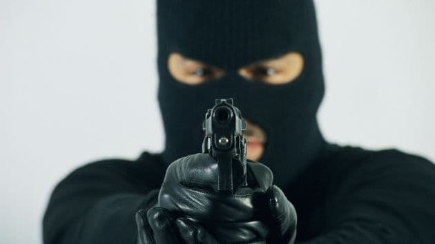 Oružana pljačka: Uhapšen radnik podgoričkog Doma zdravlja  Oružana pljačka: Uhapšen radnik podgoričkog Doma zdravlja