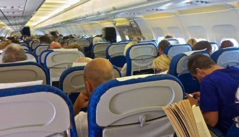 DRAMA NA AERODROMU: Avion sa mrtvim putnikom sletio u Beograd DRAMA NA AERODROMU: Avion sa mrtvim putnikom sletio u Beograd