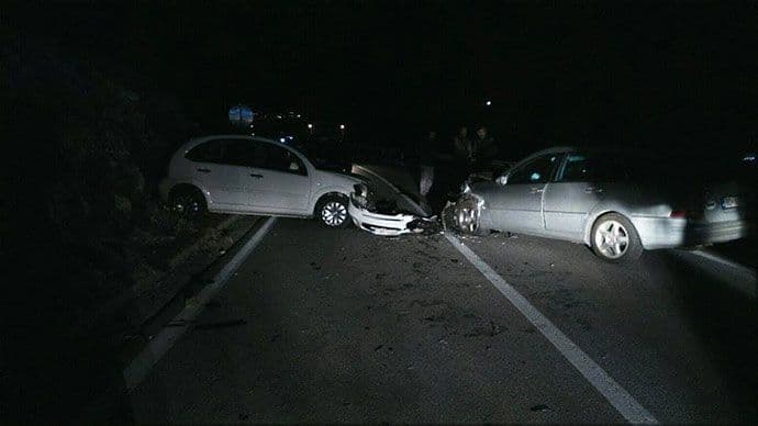 Zbog udesa u Obzovici u prekidu saobraćaj na putu Cetinje-Budva Zbog udesa u Obzovici u prekidu saobraćaj na putu Cetinje-Budva