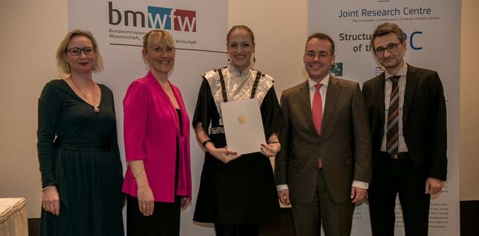 Milena Đukanović dobitnica Dunavske nagrade za mlade naučnike za 2015. godinu Milena Đukanović dobitnica Dunavske nagrade za mlade naučnike za 2015. godinu