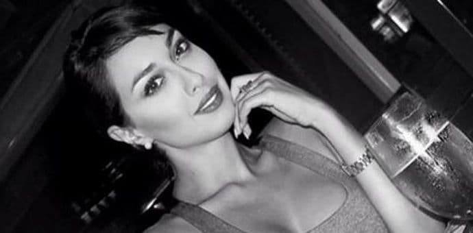 Ljepotica koja ruši društvene norme Ljepotica koja ruši društvene norme