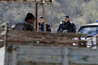 NAPAD U SKOPLJU: Pomahnitali napadači otvorili vatru u bolnici