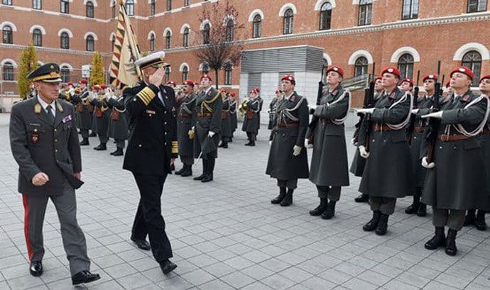 Admiral Samardžić u posjeti oružanim snagama Austrije Admiral Samardžić u posjeti oružanim snagama Austrije
