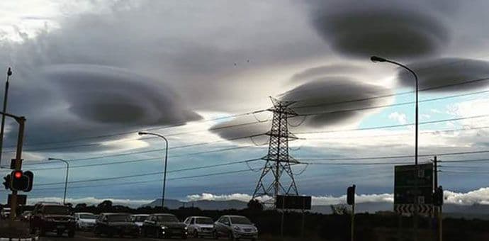 FOTO: Vanzemaljaci nad Kejptaunom? FOTO: Vanzemaljaci nad Kejptaunom?