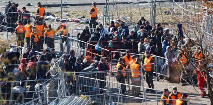 Slovenija ujutro počinje podizanje ograde na granici s Hrvatskom Slovenija ujutro počinje podizanje ograde na granici s Hrvatskom