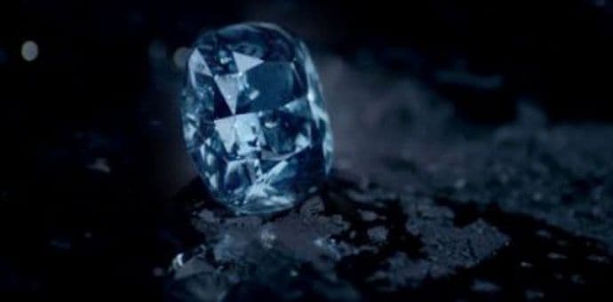 Plavi dijamant prodat za rekordnih 48,5 miliona dolara Plavi dijamant prodat za rekordnih 48,5 miliona dolara