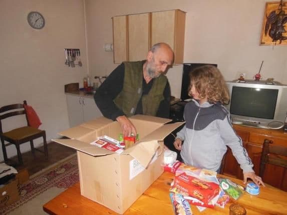 Radojici Nikoliću i njegovom sinu potrebna pomoć Radojici Nikoliću i njegovom sinu potrebna pomoć