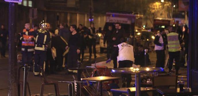 IZ MINUTA U MINUT: Vanredno stanje u Francuskoj, poginulo više od 153 osobe (VIDEO) IZ MINUTA U MINUT: Vanredno stanje u Francuskoj, poginulo više od 153 osobe (VIDEO)