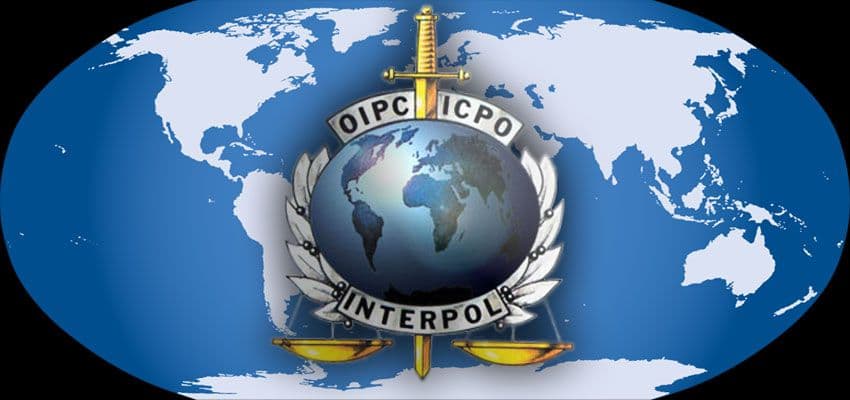 NCB Interpol Visbaden obavijestio NCB Interpol Podgorica da oni trenutno ne znaju da li je V.V. povezan sa napadom u Parizu NCB Interpol Visbaden obavijestio NCB Interpol Podgorica da oni trenutno ne znaju da li je V.V. povezan sa napadom u Parizu