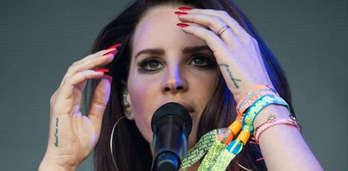 Pjevačica postavila sliku Nikole Tesle: U komentarima potegla se rasprava "čiji je Tesla" Pjevačica postavila sliku Nikole Tesle: U komentarima potegla se rasprava "čiji je Tesla"