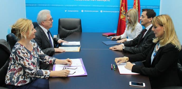 Ministar Bošković se sastao sa ambasadorom Velike Britanije Ministar Bošković se sastao sa ambasadorom Velike Britanije