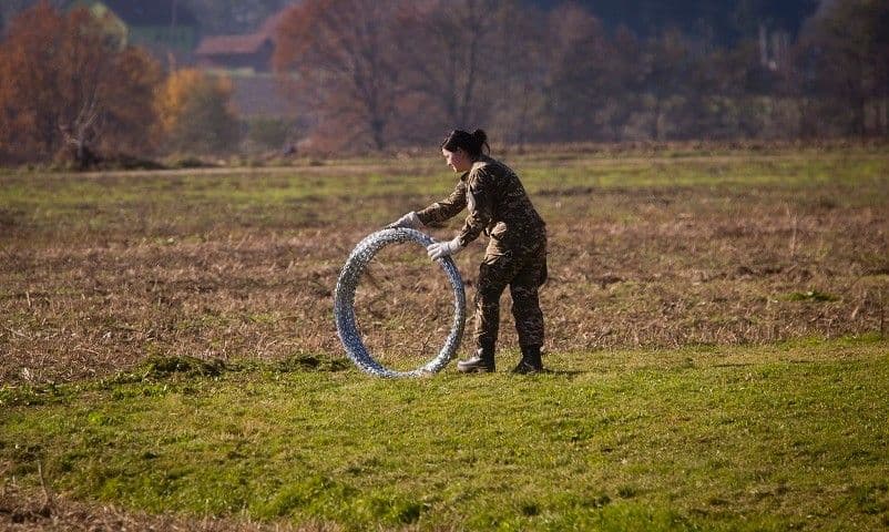 Makedonci podižu ogradu na granici Makedonci podižu ogradu na granici