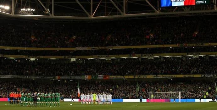 VIDEO: Sramno ponašanje navijača BiH tokom minuta ćutanja! VIDEO: Sramno ponašanje navijača BiH tokom minuta ćutanja!