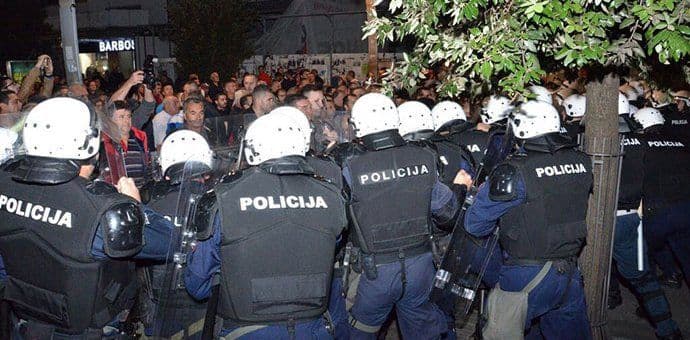 Demonstrantu tri mjeseca zatvora Demonstrantu tri mjeseca zatvora