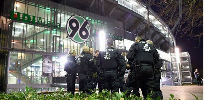 Otkazan meč Njemačka-Holandija, evakuisan stadion u Hanoveru Otkazan meč Njemačka-Holandija, evakuisan stadion u Hanoveru