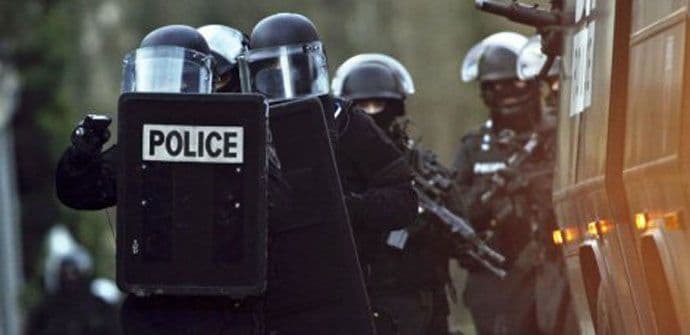 Francuska policija triput zaustavila "golf" sa napadačima Francuska policija triput zaustavila "golf" sa napadačima