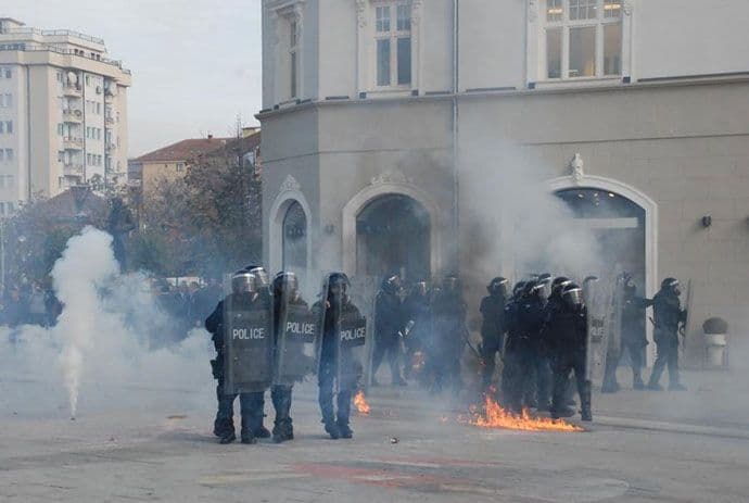 Kosovo: Opozicionoj zastupnici 30 dana pritvora  Kosovo: Opozicionoj zastupnici 30 dana pritvora