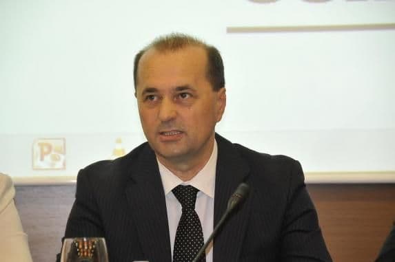 Prezentovan prvi Crnogorsko-romski i Romsko-crnogorski rječnik Prezentovan prvi Crnogorsko-romski i Romsko-crnogorski rječnik