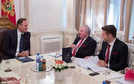 KRIVOKAPIĆ: Dijalog u parlamentu put je za prevazilaženje krize KRIVOKAPIĆ: Dijalog u parlamentu put je za prevazilaženje krize