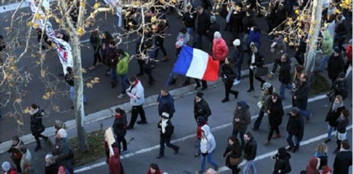 Hiljade marširale u Tuluzu protiv varvarstva, a za mir Hiljade marširale u Tuluzu protiv varvarstva, a za mir