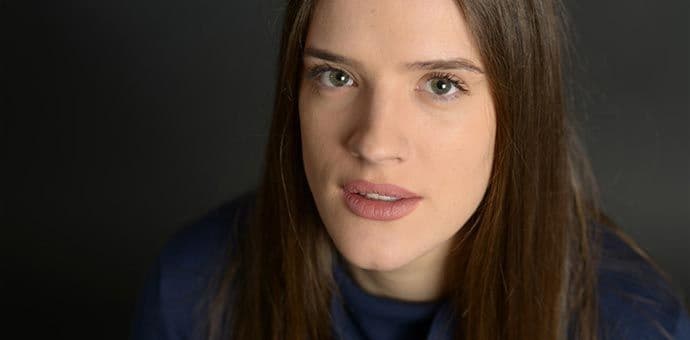 RAZOTKRIVANJE - Jelica VUKČEVIĆ: Majka na visokim potpeticama RAZOTKRIVANJE - Jelica VUKČEVIĆ: Majka na visokim potpeticama